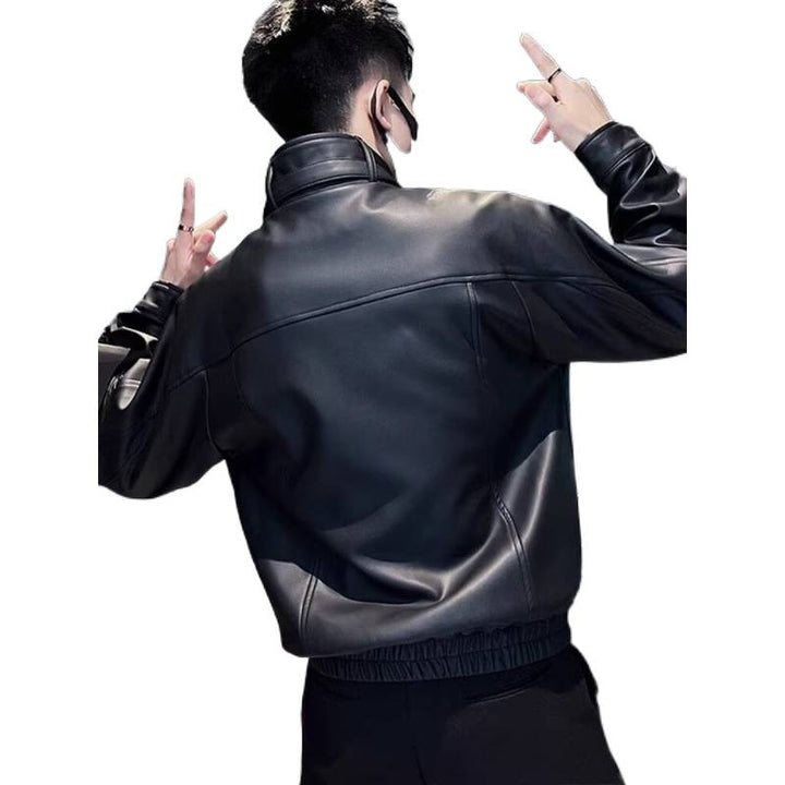 Herren Biker-inspirierte Kunstleder-Bomberjacke mit Stehkragen und elastischem Saum Echoarchiv