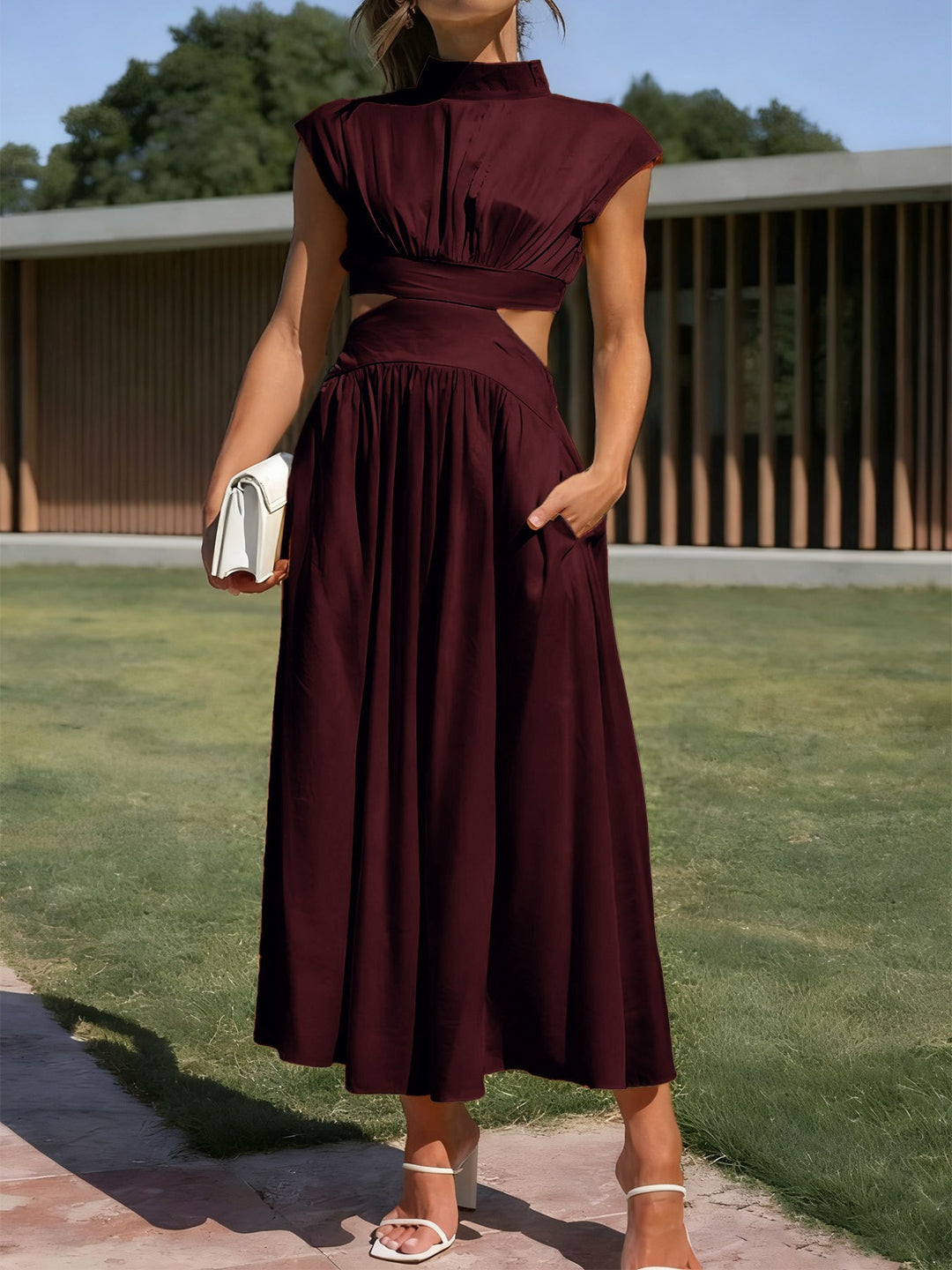 Damen Maxikleid mit elegantem Wickeldesign und raffiniertem Cut-Out Echo Archiv