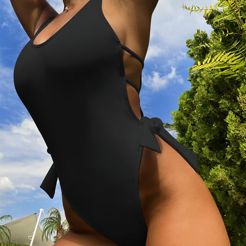 Damen Hochgeschnittener Badeanzug mit eleganten Schnürdetails Echo Archiv