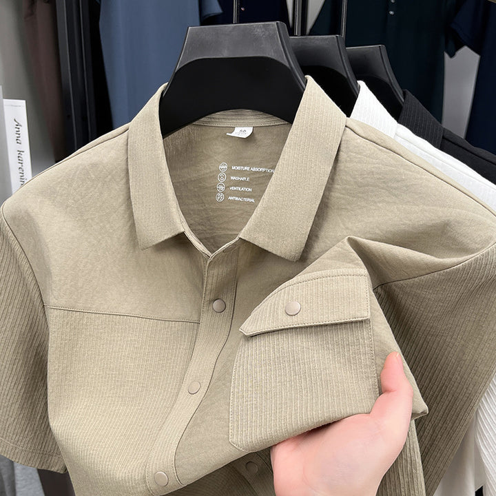 Herren Kurzarmhemd mit modernem Strukturdesign und praktischen Taschen Echoarchiv