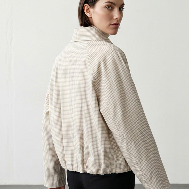 Damen Kurze Doppelreiher-Blousonjacke mit Wickelkragen und Raglanärmeln Echoarchiv