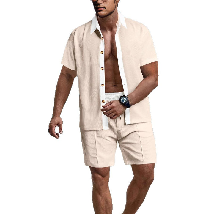 Herren Kurzarmhemd mit Kontrastkragen und passenden Freizeitshorts Echoarchiv