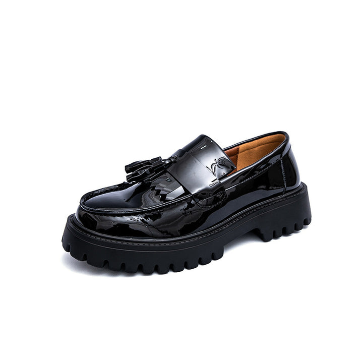 Damen Plateau-Brogue Derby mit markanter Profilsohle und Lacklederoptik Echo Archiv