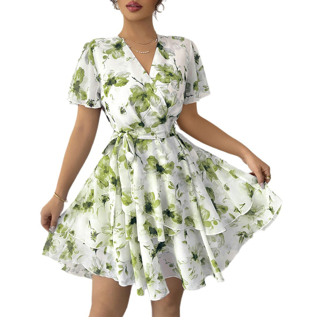 Damen Wickelkleid mit floralem Muster und schwingendem Rock Echo Archiv