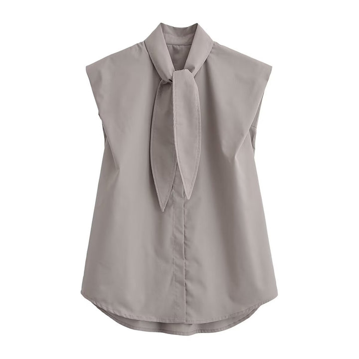 Damenbluse mit innovativem Stehkragen und eleganter Schleifenapplikation Echo Archiv