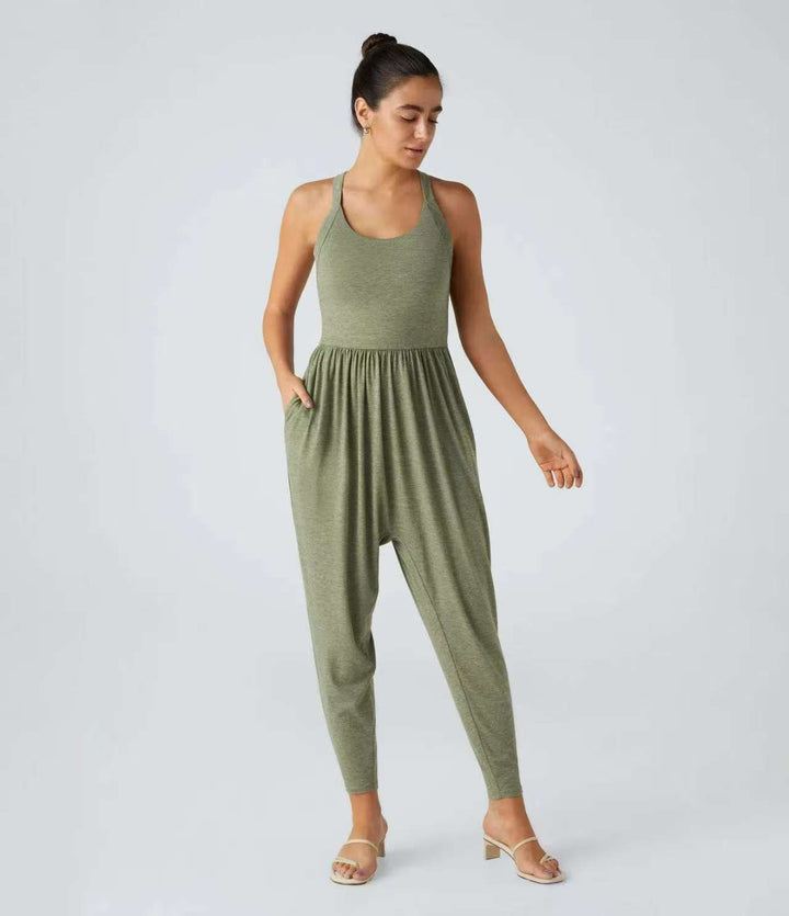 Damen nan lässiger Jersey-Overall mit Racerback, smockierter Taille und seitlichen Eingrifftaschen Echo Archiv