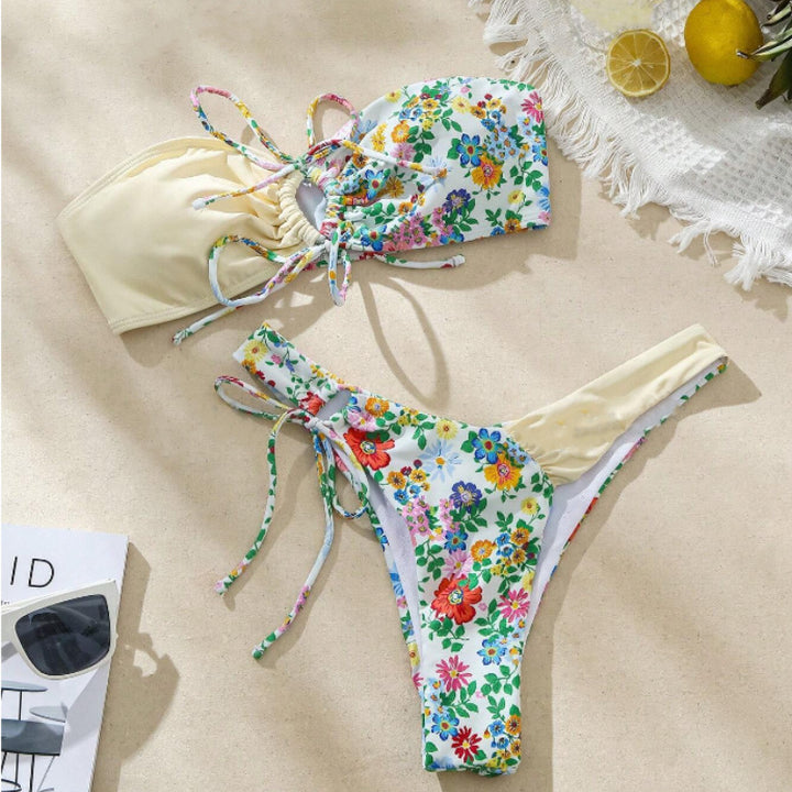 Damen Bandeau-Bikini Set mit floralem Design Echo Archiv
