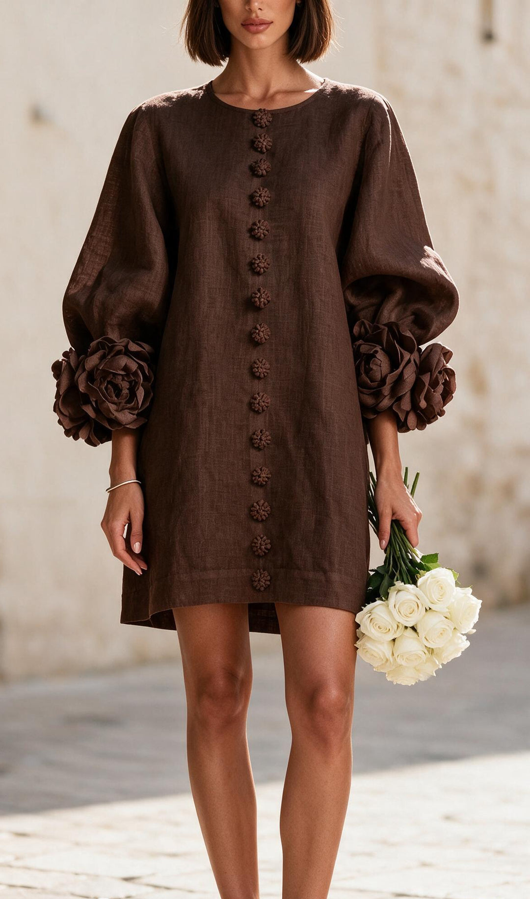 Damen Kurzkleid aus Leinen mit voluminösen Ballonärmeln und 3D-Blumenmanschetten Echoarchiv