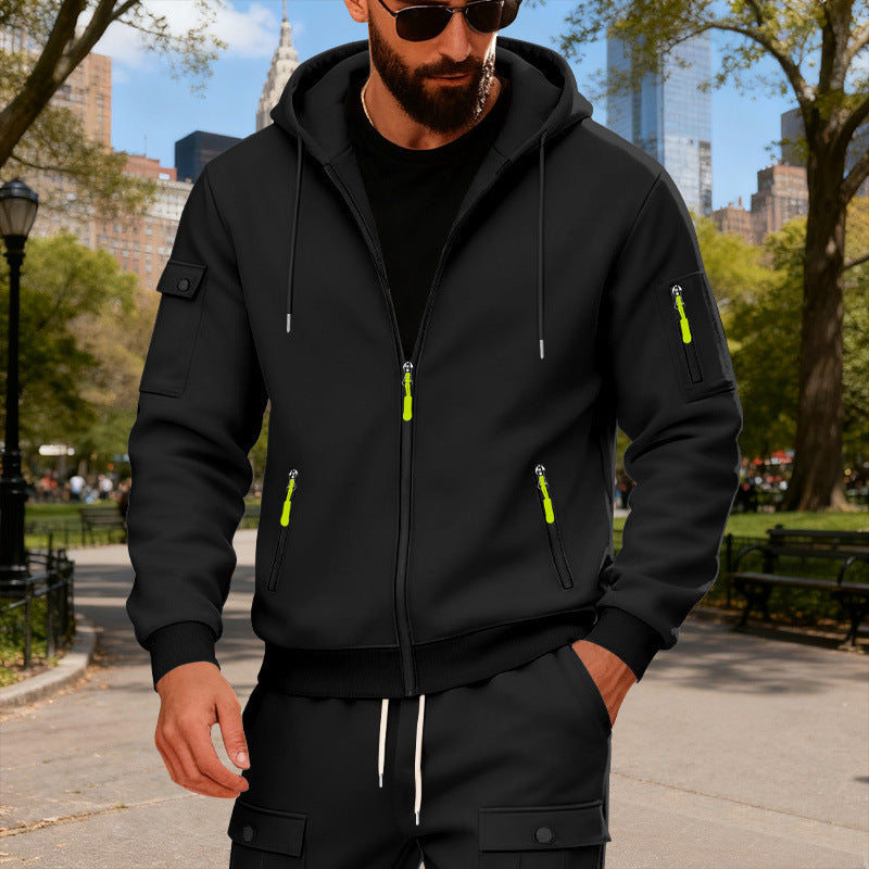 Herren sportlicher Kapuzenpullover mit modischen Schnellverschlüssen und praktischen Taschen Echoarchiv