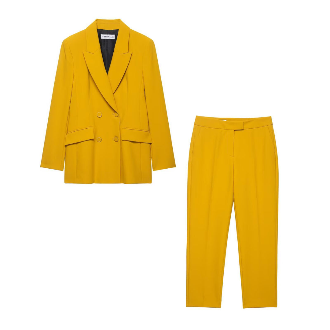 Damen Doppelreihiger Longblazer mit markanten Revers und Zierösenknöpfen Echo Archiv