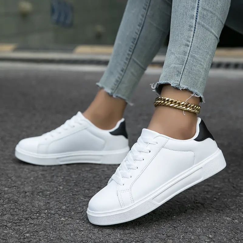 Damen nan minimalistische Sneaker im veganen Lederlook mit gepolsterter Komfortsohle Echo Archiv