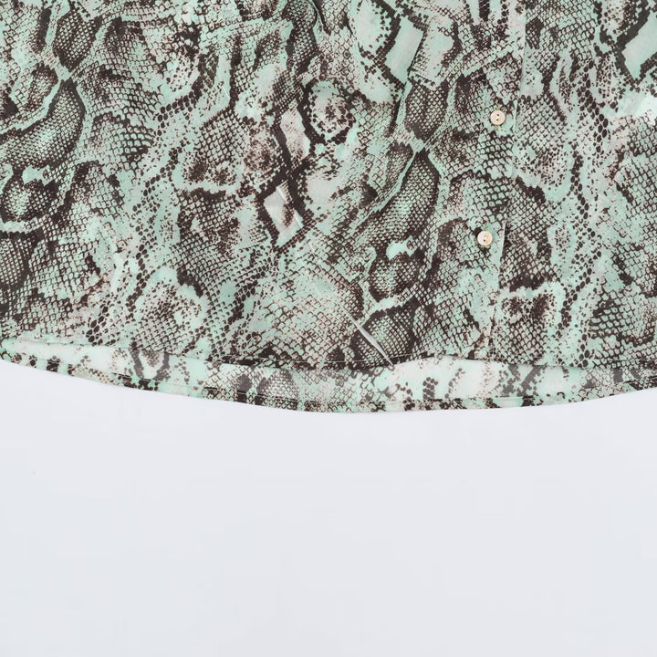 Damen Bluse mit Wasserfall-Schalkragen und Schlangenprint Echoarchiv