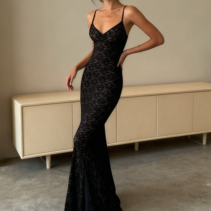 Damen Elegantes Spitzenkleid mit figurschmeichelndem Schnitt Echo Archiv