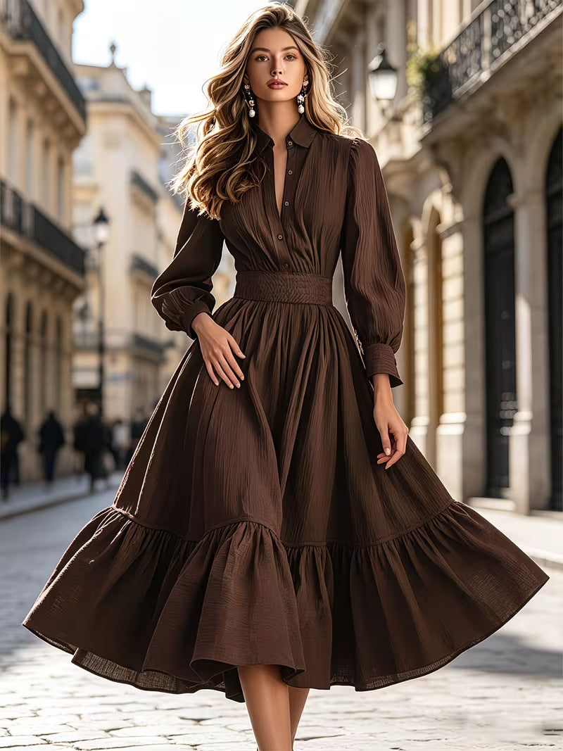 Damen Hemdblusenkleid mit breitem Smokbund, geschwungener Stufenvolant und langen Manschettenärmeln Echo Archiv