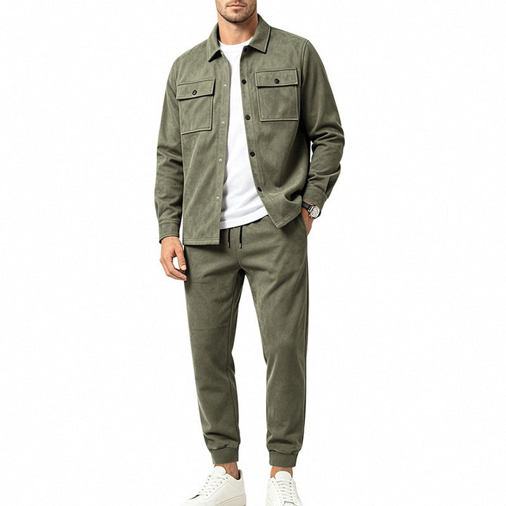 Herren Modernes Overshirt- und Jogginghosen-Set aus Mikrofleece mit Brustklappen Echoarchiv