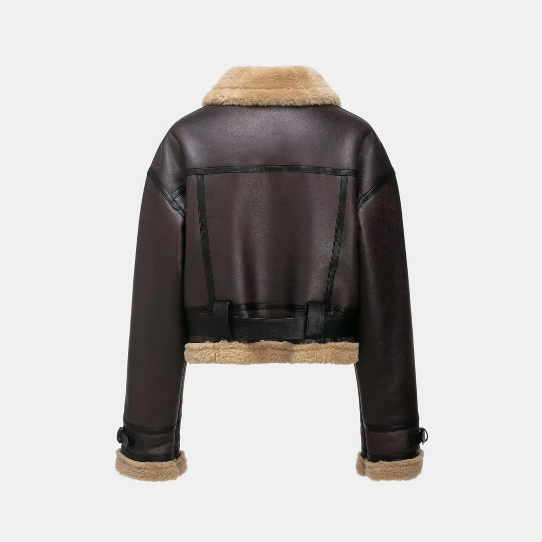 Damen cropped Aviatorjacke mit Bundgürtel, sichtbarer Metallreißverschluss und Teddyfutter – Célinea