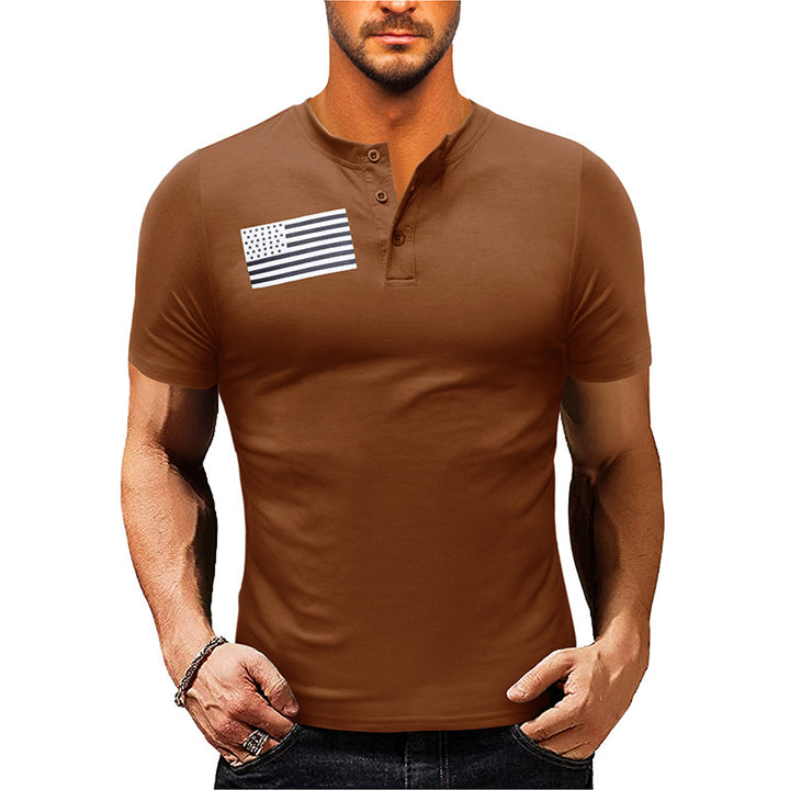 Herren Kurzarm-Henley-Shirt mit modischem Flaggenaufdruck Echoarchiv