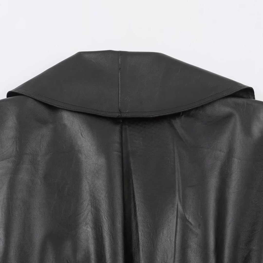 Damen Cropped Lederoptik-Jacke mit übergroßem Schalkragen und taillierendem Schnallenriemen Echoarchiv