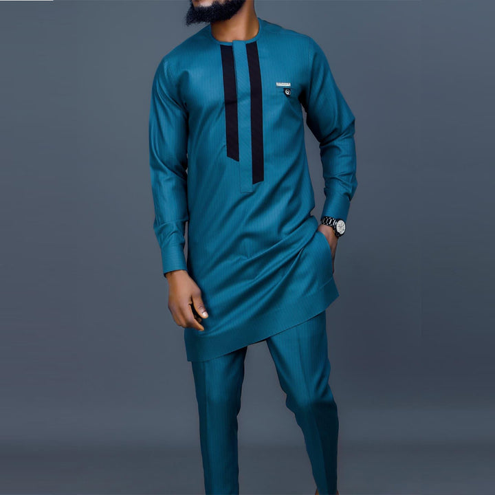 Herren traditionelles Kaftan-Outfit mit eleganten Stickereien Echoarchiv