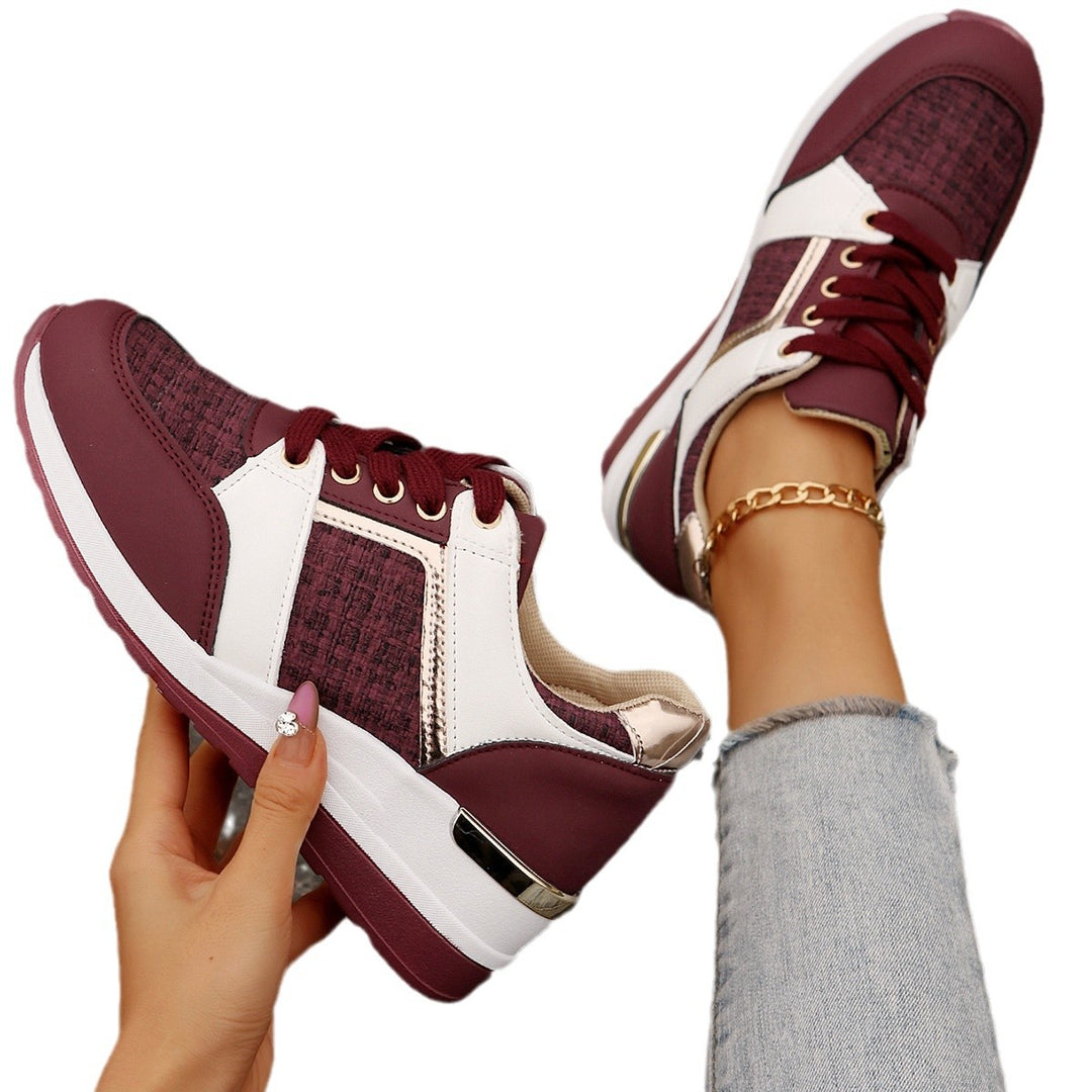 Damen sportive Keil-Sneaker mit strukturiertem Strickmix gepolstertem Komfortfußbett und goldenen Akzenten Echo Archiv