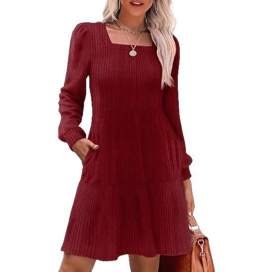 Damen Gestricktes A‑Linien‑Minikleid mit quadratischem Ausschnitt, Stufenrock und Eingrifftaschen – Élara