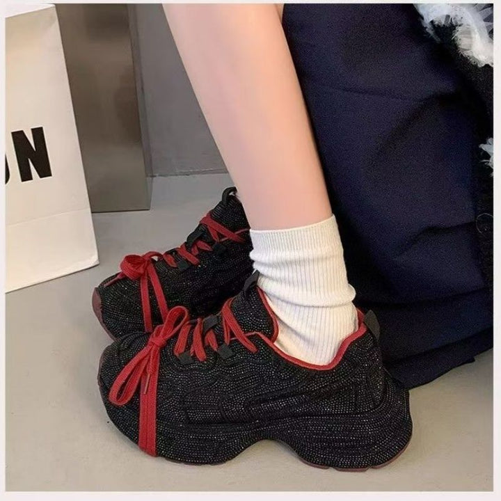 Damen Chunky Plateau-Sneaker mit gewellter Profilsohle und glitzernder Mesh-Optik Echo Archiv