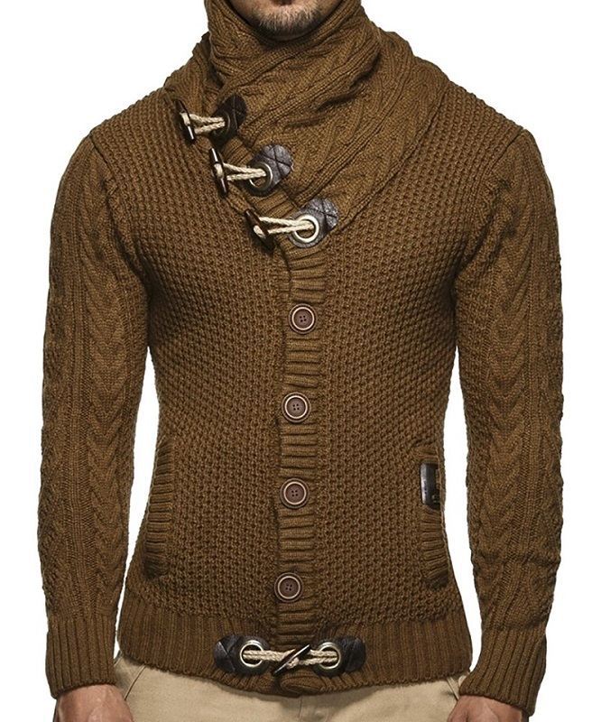 Herren gestrickter Cardigan mit hohem Kragen und modernen Holzknebel Echoarchiv