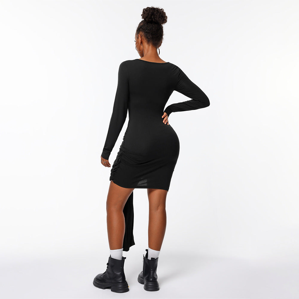 Damen figurbetontes Minikleid mit asymmetrischer Knotendrapierung, taillierter Raffung und langem Ärmelschal – Élara