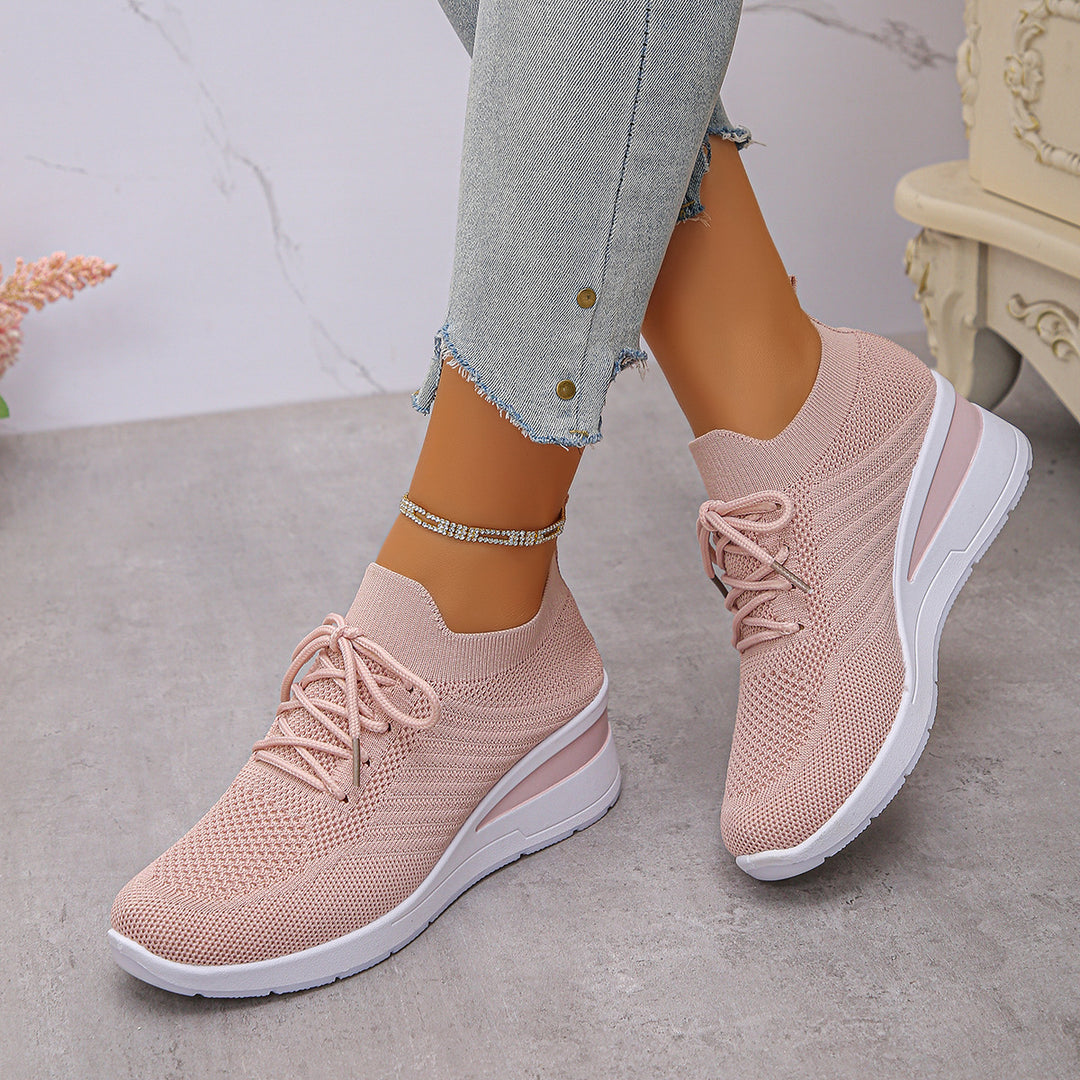 Damen Strick-Sneaker mit elastischem Schaft, gepolsterter Komfortsohle und leichtem Keil Echo Archiv