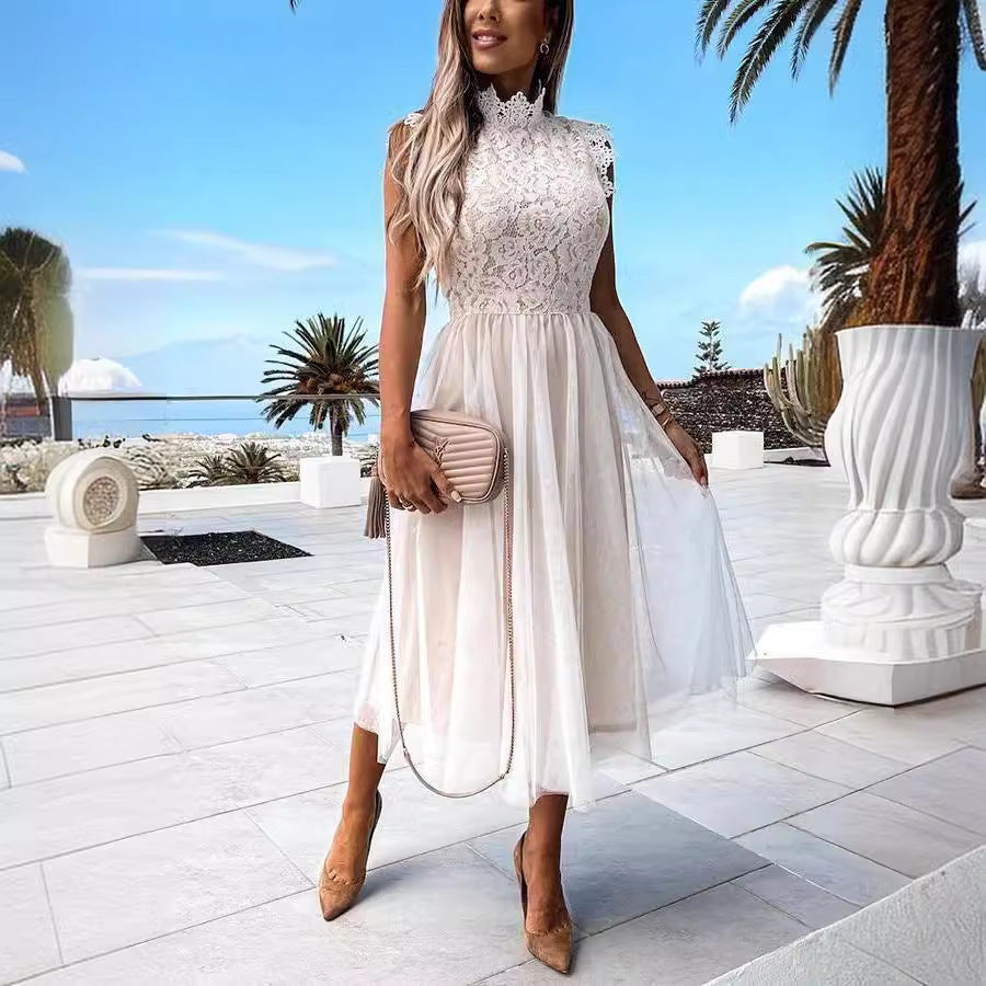 Damen Spitzenkleid mit hohem Kragen und schwungvollem Rock Echoarchiv