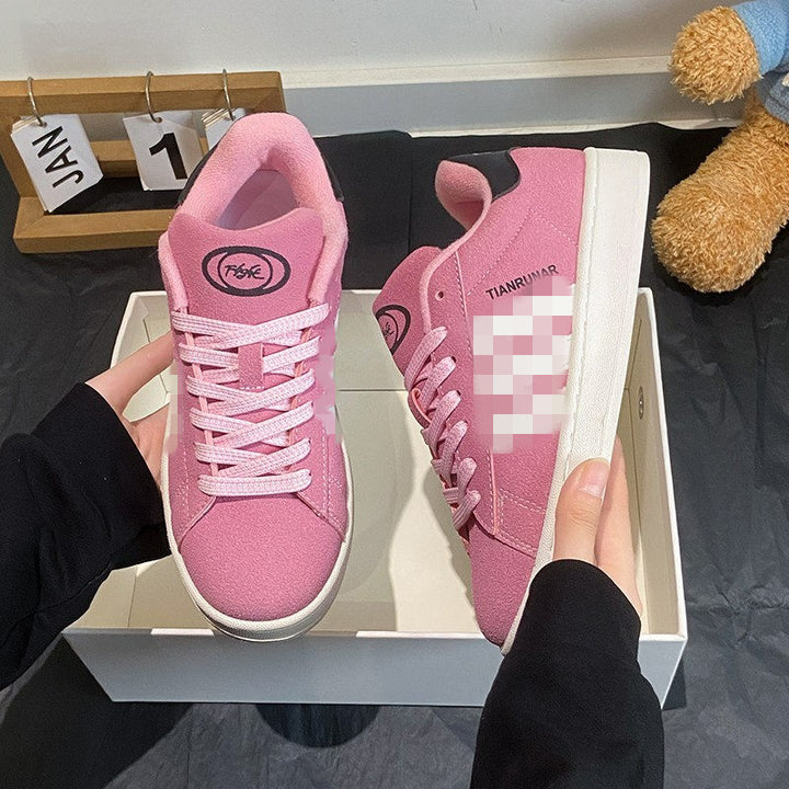 Damen niedriger Sneaker mit Gummisohle und Wildleder-Optik Echoarchiv
