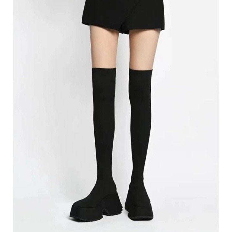 Damen Plateau‑Sock‑Boots mit markanter Lug‑Sohle und skulpturaler Plattform Echo Archiv