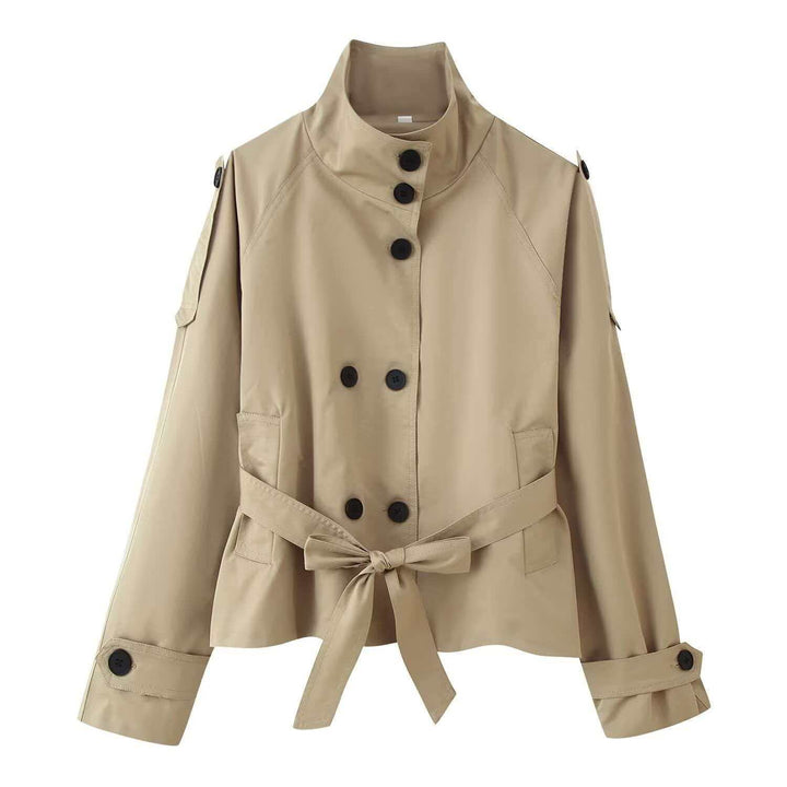 Damen nan kurztaillierte Trenchjacke mit hohem Stehkragen, doppeltreihiger Knopfleiste und taillierbarem Bindegürtel Echo Archiv