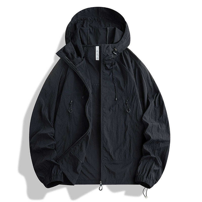 Herren Ultraleichte Kapuzen‑Windjacke mit Packfunktion, Meshfutter & Reißverschlusstaschen Echoarchiv