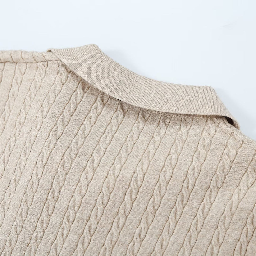 Damen Strickpullover mit Troyer‑Kragen und Zierkrawatte Echoarchiv