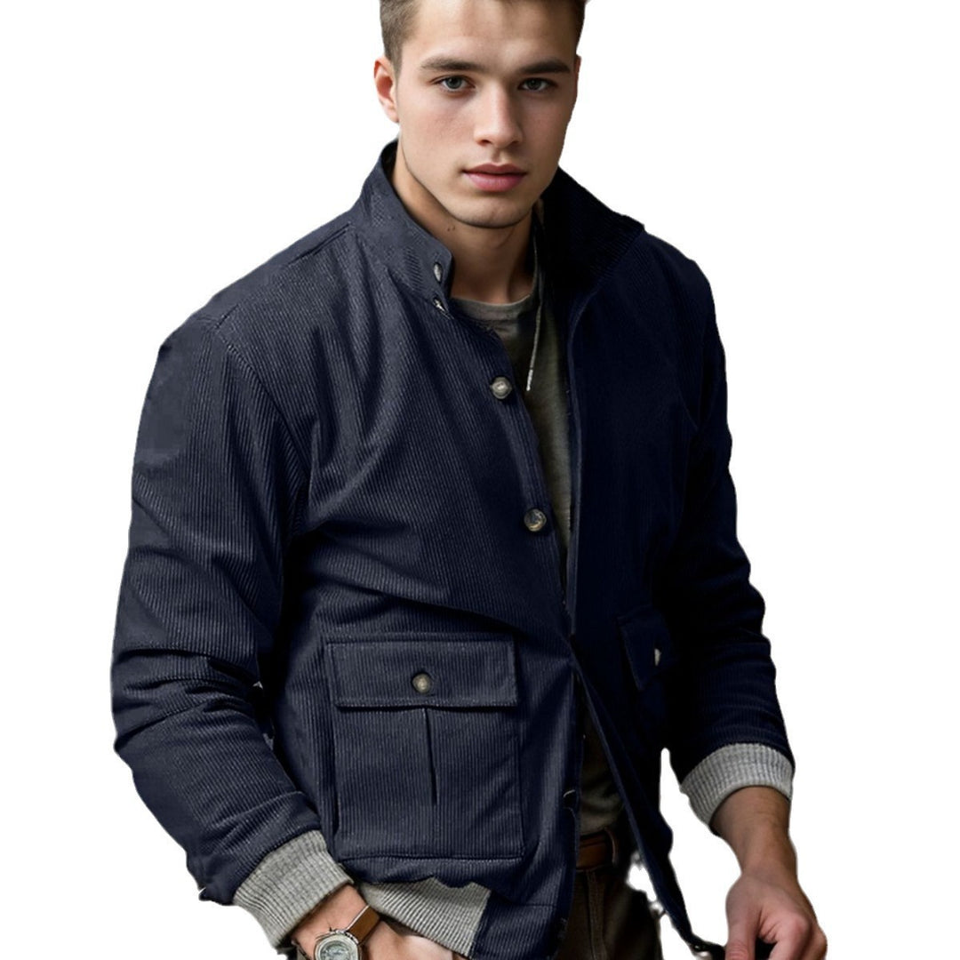 Herren moderne Steppjacke mit praktischen Taschen und hohem Kragen Echoarchiv