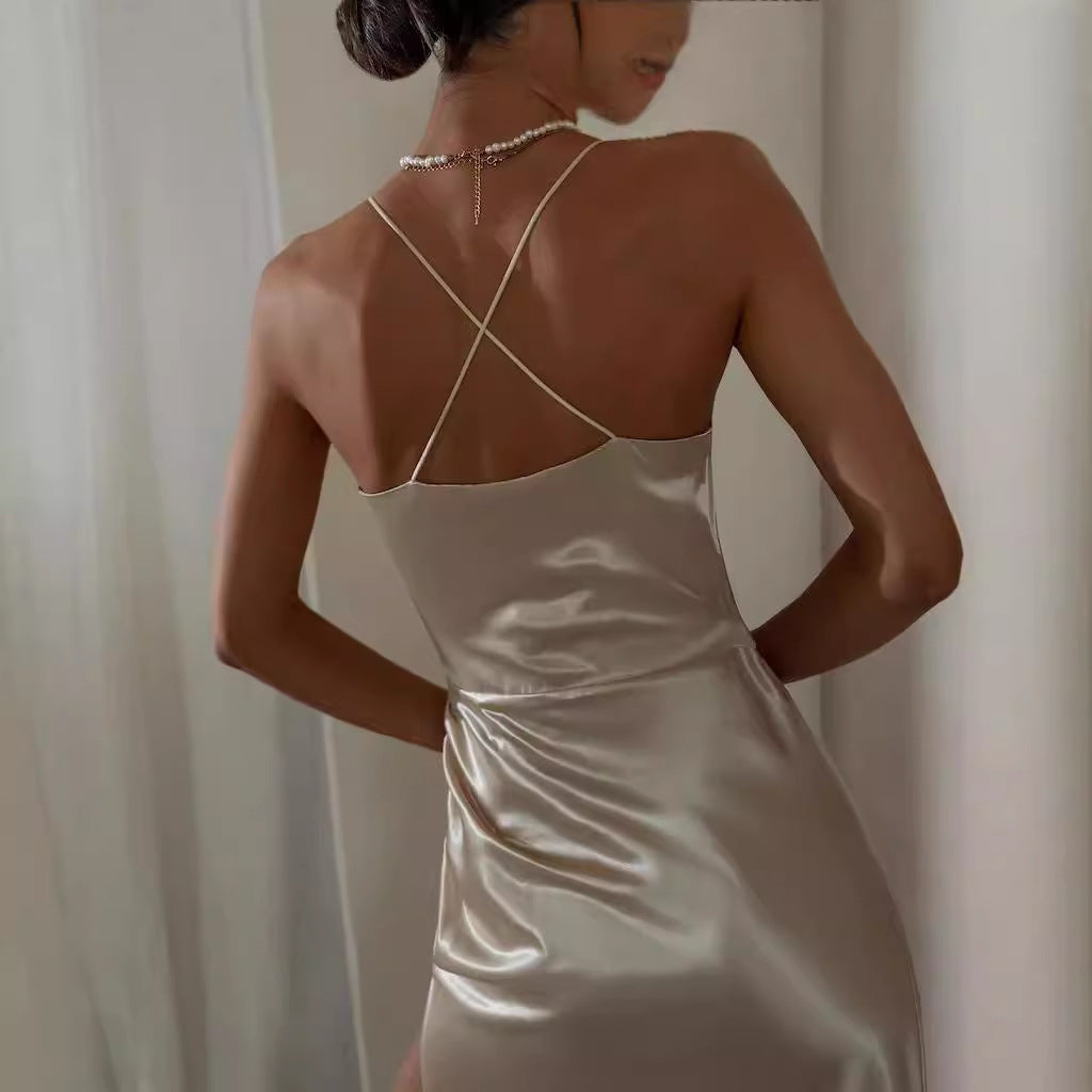 Damen Luxuriöses Satin-Cocktailkleid mit Drapierung und seitlichem Schlitz Echoarchiv
