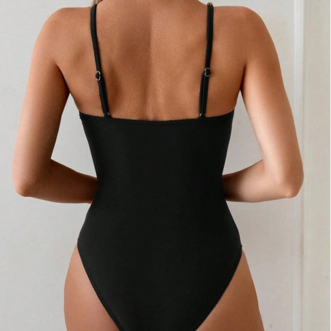 Damen Eleganter Badeanzug mit dekorativem Muschel-Detail Echo Archiv