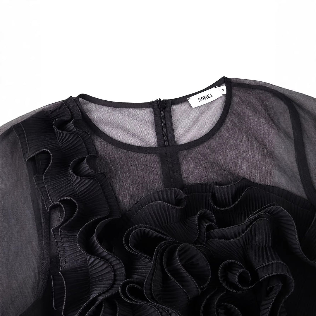 Damen figurbetontes Kleid mit voluminösen Rüschen und Fransen Echo Archiv