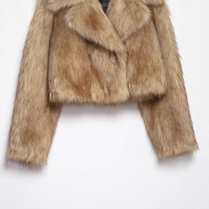 Damen Kurzer Oversized Kunstfell-Bolero mit breitem Schalkragen Echo Archiv