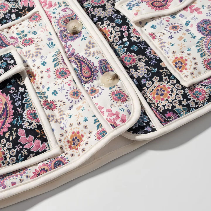 Damen nan gesteppte Patchwork-Steppjacke im Paisley‑Print mit Kontrastpaspeln und großen Klappentaschen Echo Archiv