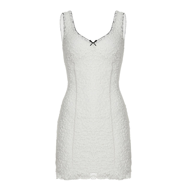 Damen Spitzenkleid mit schmalem Schnitt und zarten Details Echo Archiv