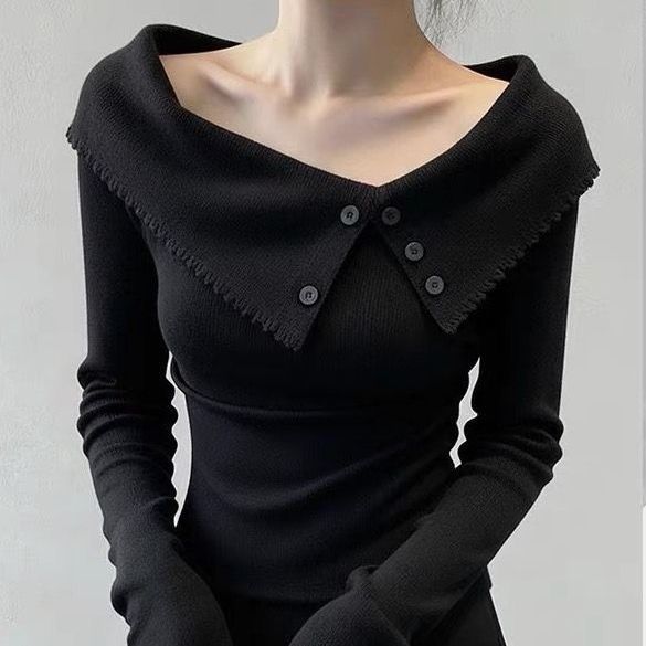 Damen Eleganter Pullover mit weitem Kragen und Knopfdetails Echo Archiv