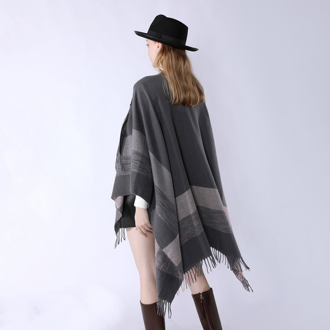 Damen Capeponcho aus Wollmix mit Ärmelschlitzen, offener Front und Fransenabschluss – Célinea