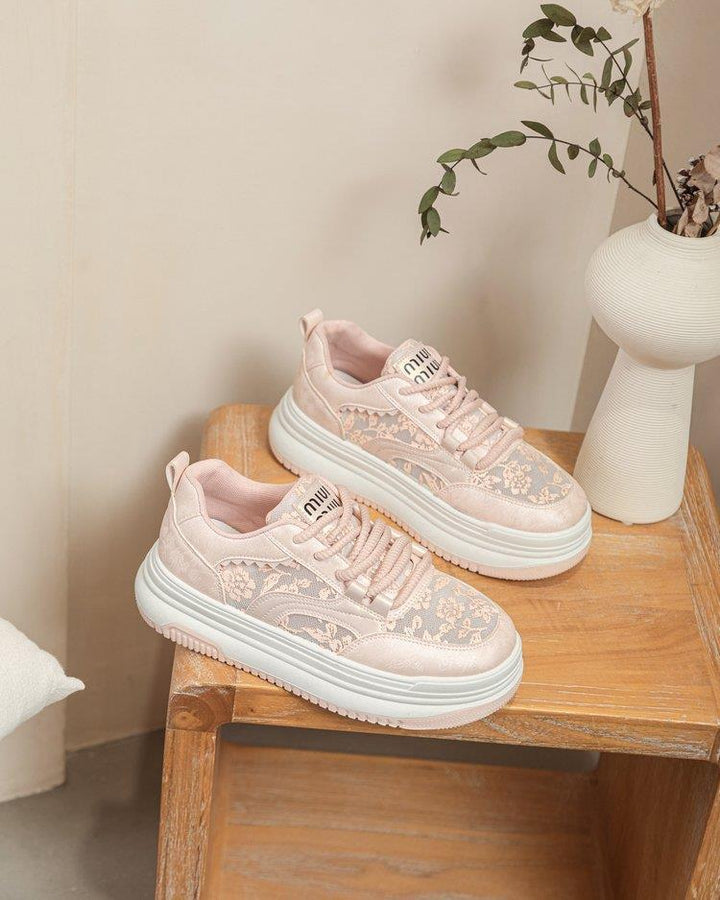 Damen Sneakers mit filigranem Blumenmotiv und gepolsterter Sohle Echo Archiv