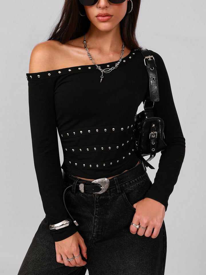 Damen nan asymmetrisches schulterfreies Langarmshirt mit Nietenbesatz und tailliertem Schnitt Echo Archiv