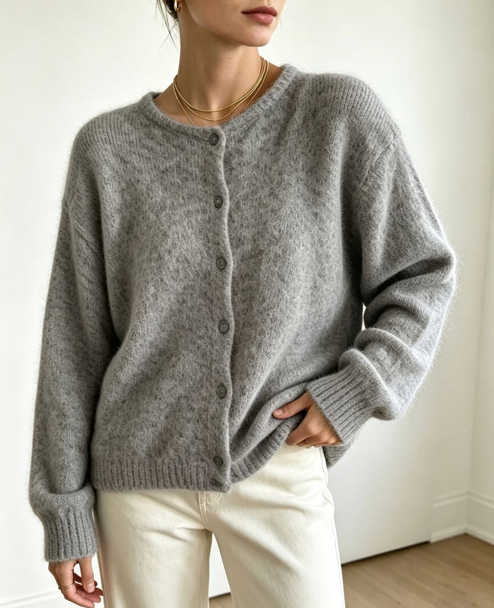 Damen Rundhals-Strickjacke mit weichem Flormix, Knopfverschluss und gerippten Bündchen – Célinea