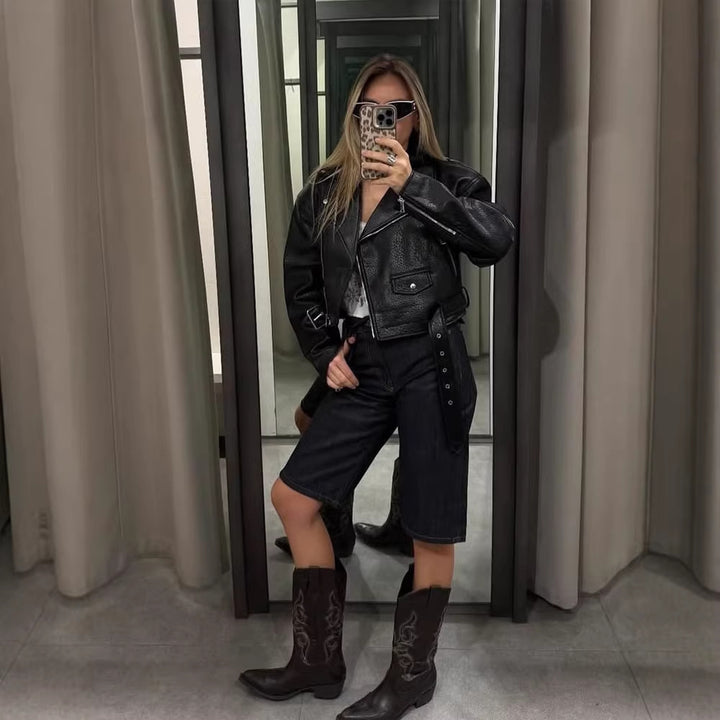 Damen Kurze strukturierte Bikerjacke aus Lederimitat Echoarchiv