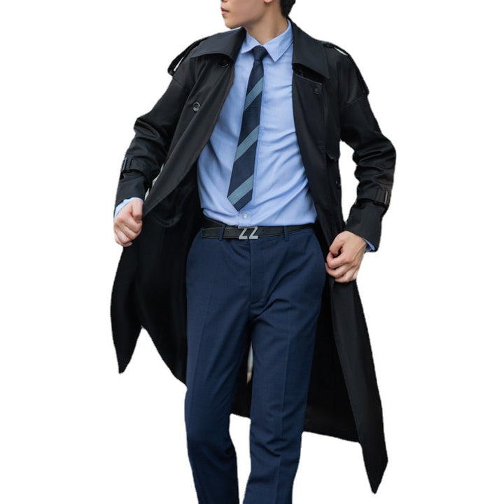 Herren Eleganter langer Trenchcoat mit Bindegürtel und Rückenpasse Echoarchiv