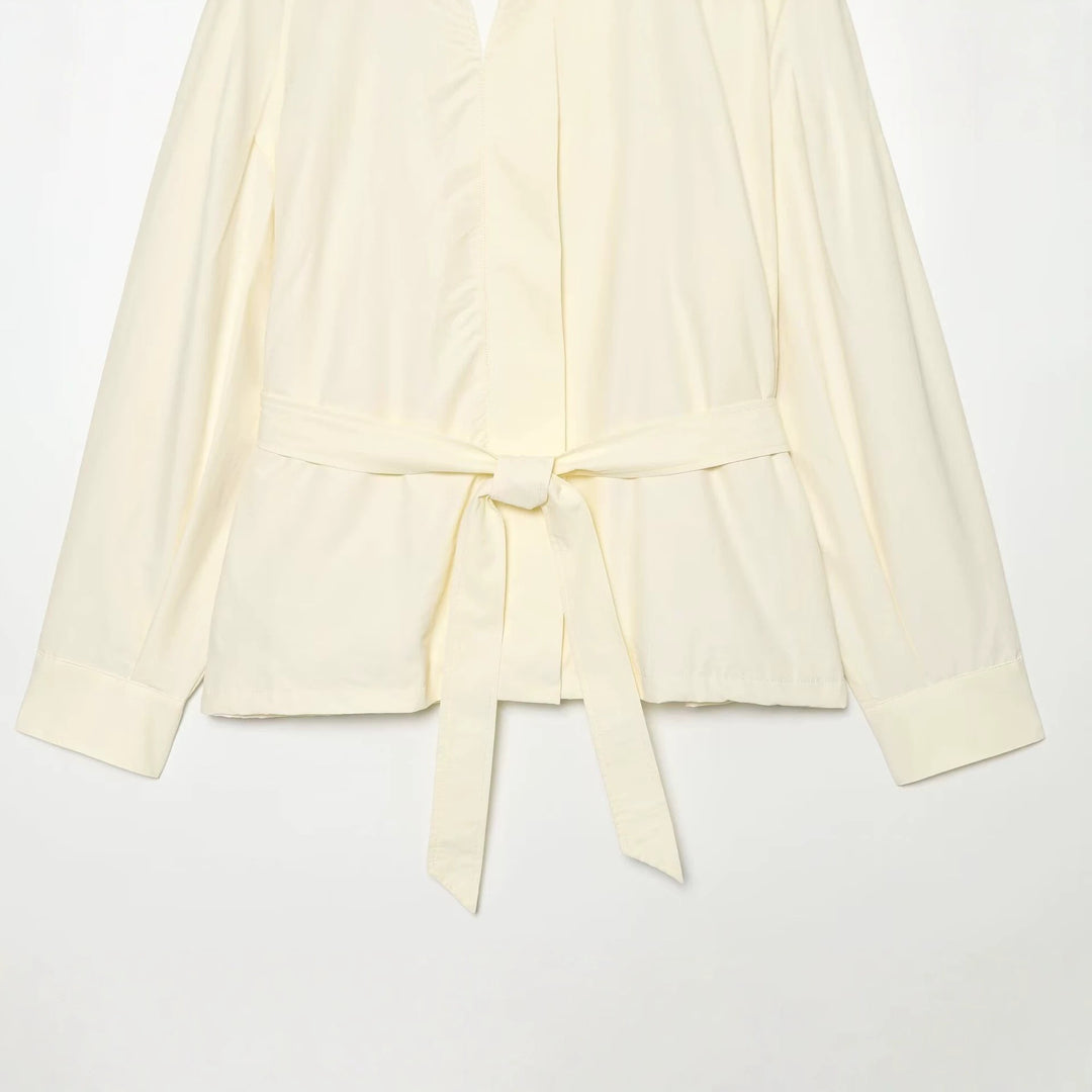 Damen Kurzjacke aus fließendem Stoff mit Taillengürtel und Cape-Schulter Echo Archiv